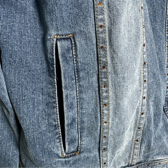 Vintage St John Sport Small Denim Rhinestones Bead Gold Monogram Buttons Jacket - Picture 6 of 16